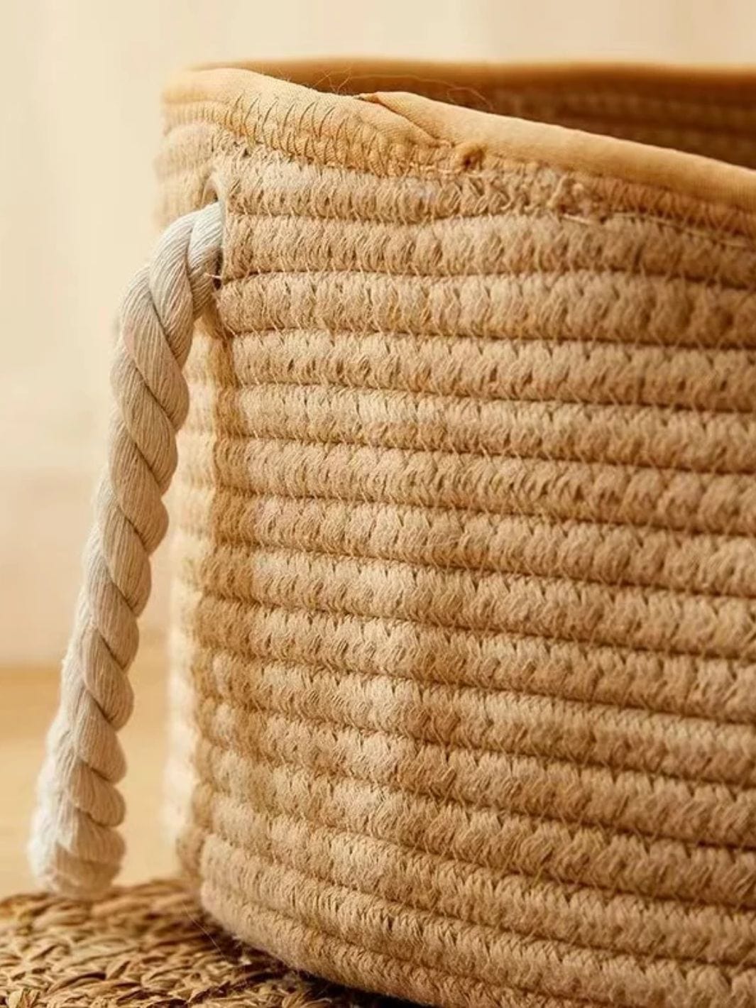 Grand panier à chat en osier